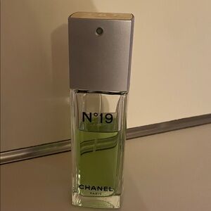 CHANEL N°19 with Metallic Cap and Green Hue
